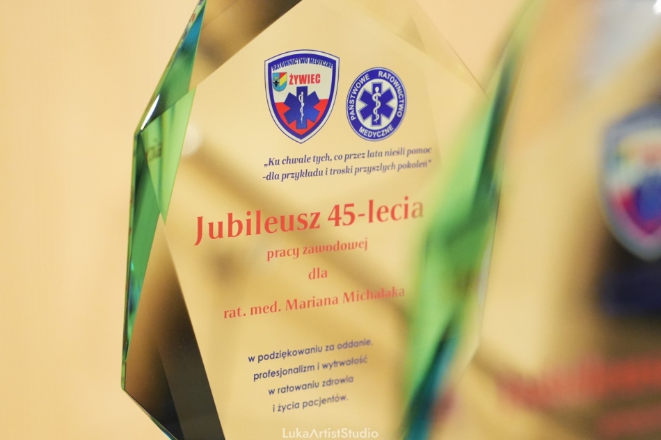 „Za nami niezwykły jubileusz – 75 lat działalności Pogotowia Ratunkowego w Żywcu. To historia wielu pokoleń ratowników, lekarzy, pielęgniarek i wszystkich, którzy każdego dnia byli gotowi nieść pomoc. Zdjęcia pozostaną piękną pamiątką, a my patrzymy z nadzieją w przyszłość – do kolejnych jubileuszy!”