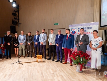 „Za nami niezwykły jubileusz – 75 lat działalności Pogotowia Ratunkowego w Żywcu. To historia wielu pokoleń ratowników, lekarzy, pielęgniarek i wszystkich, którzy każdego dnia byli gotowi nieść pomoc. Zdjęcia pozostaną piękną pamiątką, a my patrzymy z nadzieją w przyszłość – do kolejnych jubileuszy!” - zdjęcie22